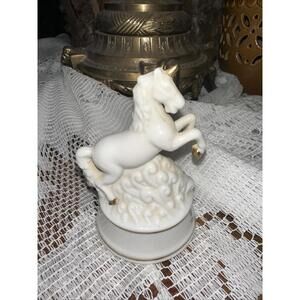 San Francisco Music Box Company Unicorn ~ Plays Love me 3 1/2” Tall